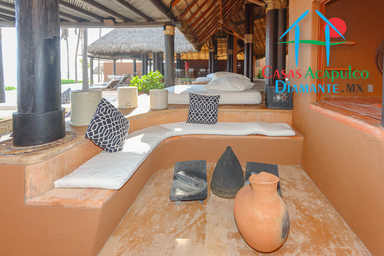 Tres Vidas Casa Mía - Sala y barra bar 1